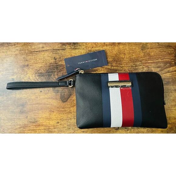 TOMMY HILFIGER WRISTLET NAVY New with tags - Picture 2 of 3